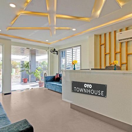 Townhouse Md Star Hotel Nagpur Bagian luar foto
