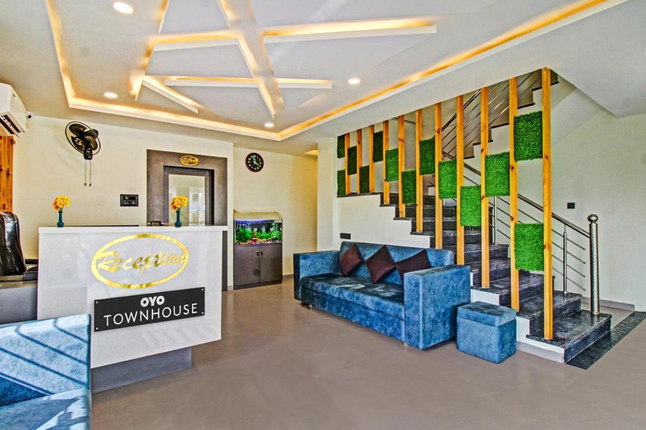 Townhouse Md Star Hotel Nagpur Bagian luar foto