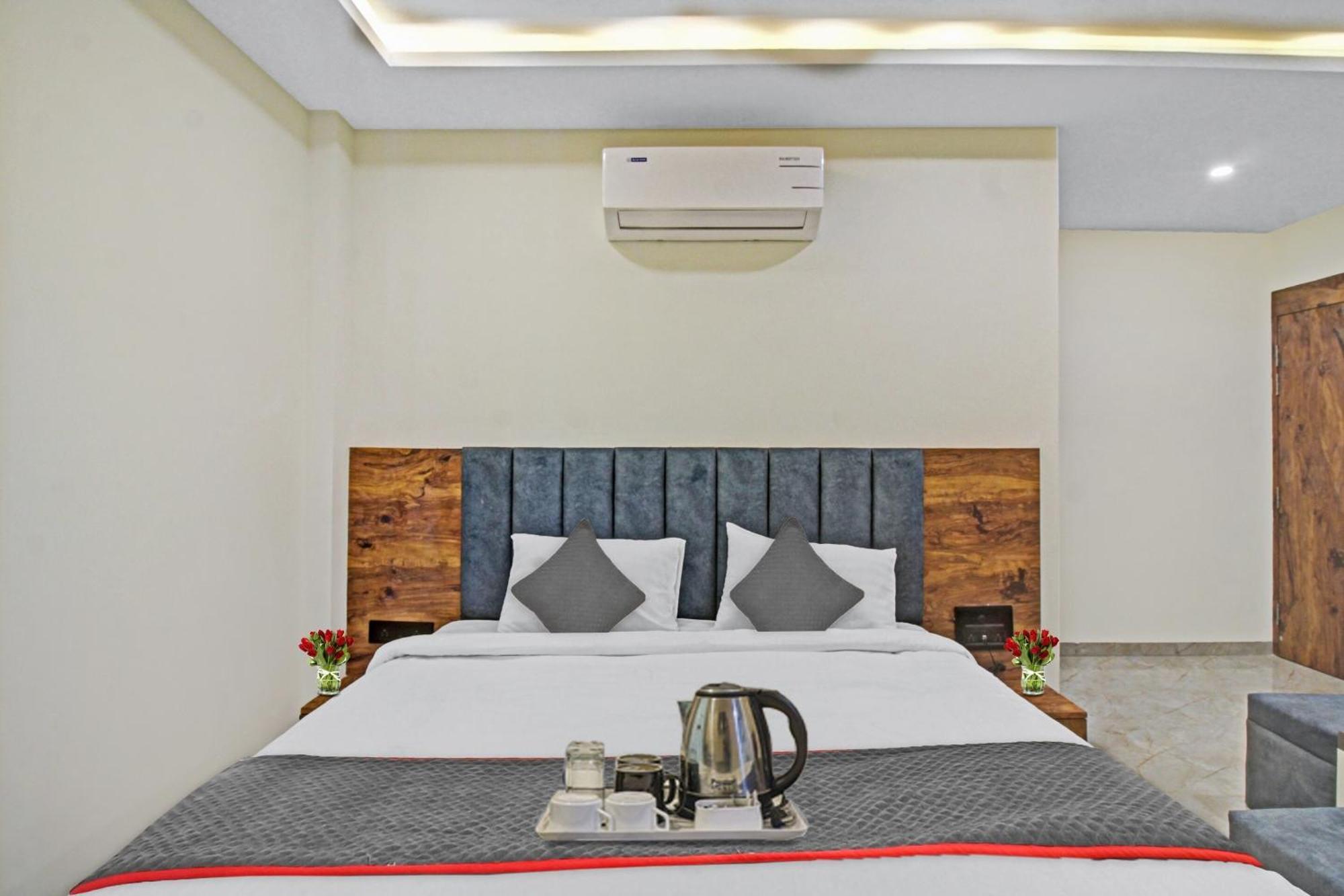 Townhouse Md Star Hotel Nagpur Bagian luar foto