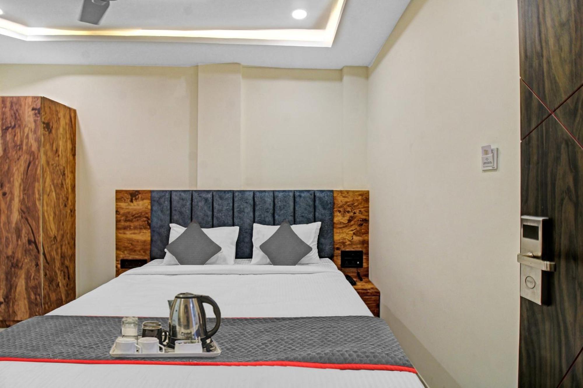 Townhouse Md Star Hotel Nagpur Bagian luar foto