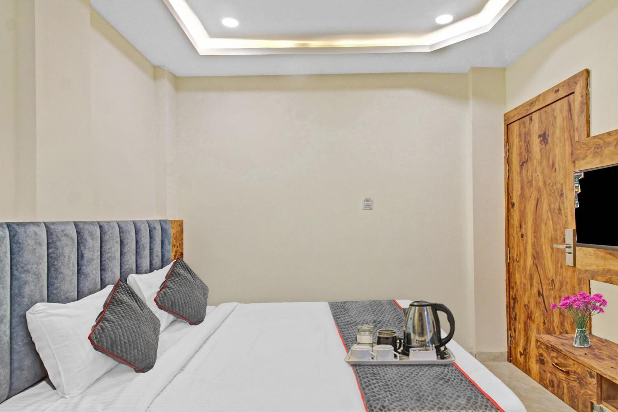 Townhouse Md Star Hotel Nagpur Bagian luar foto