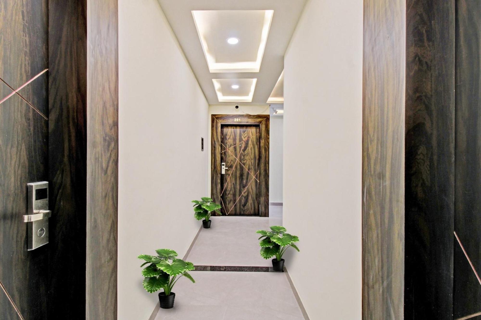 Townhouse Md Star Hotel Nagpur Bagian luar foto
