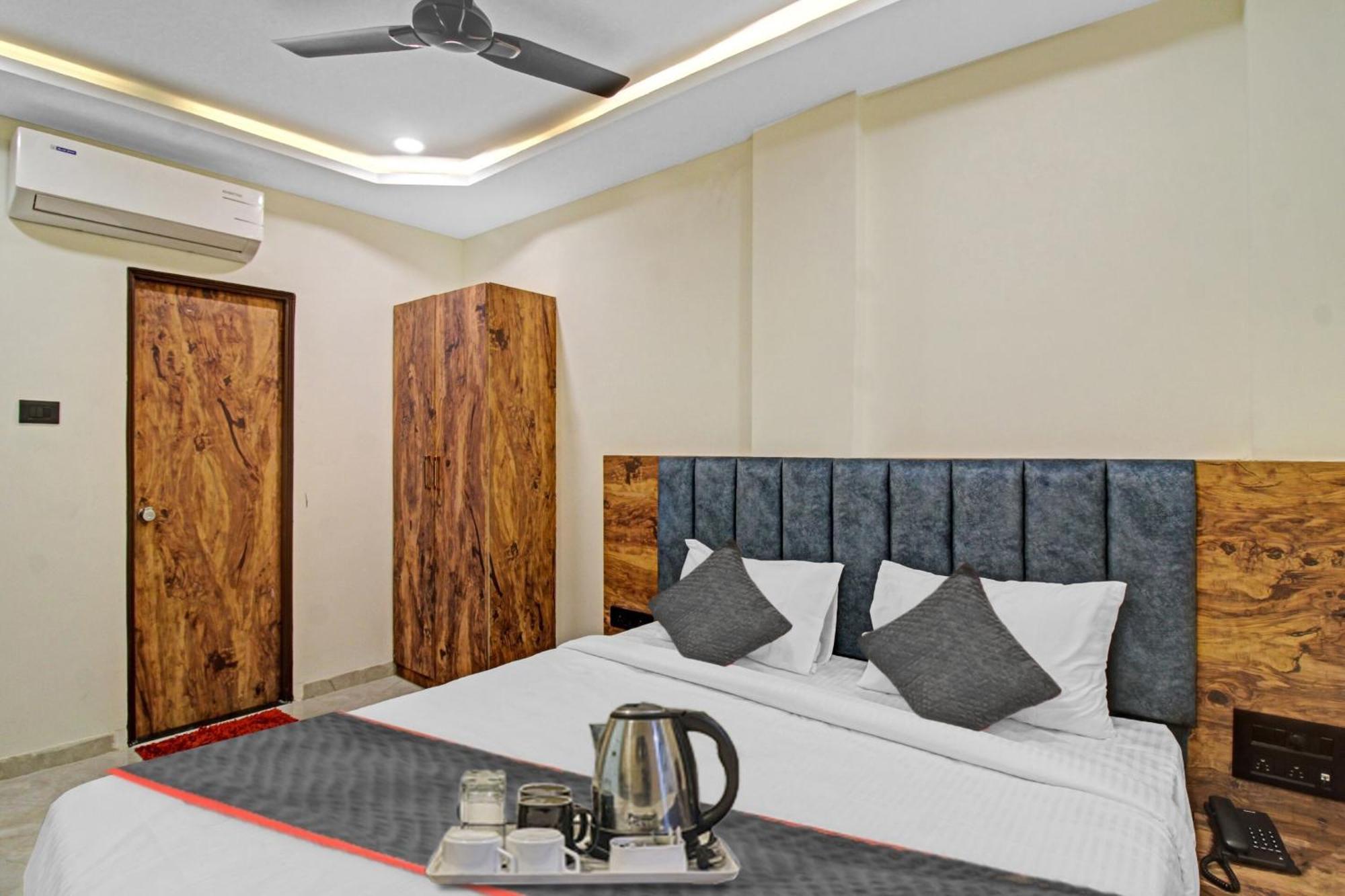 Townhouse Md Star Hotel Nagpur Bagian luar foto