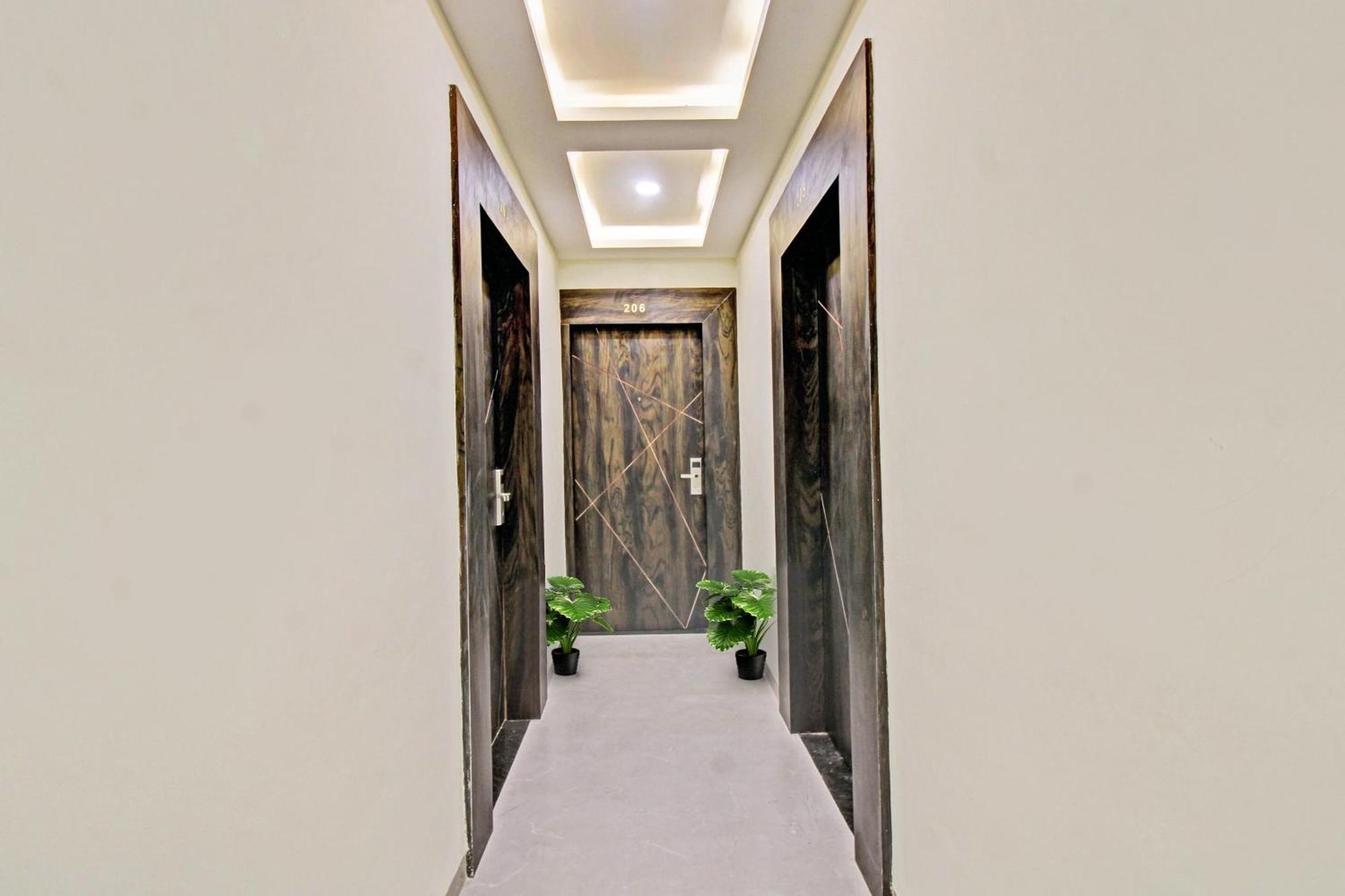 Townhouse Md Star Hotel Nagpur Bagian luar foto